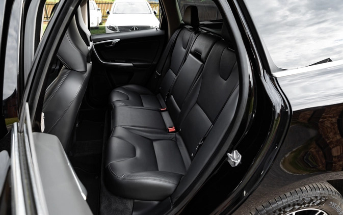 Volvo XC 60 cena 79800 przebieg: 198000, rok produkcji 2016 z Warszawa małe 781